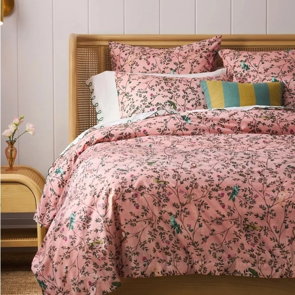 - Anthropologie Prianka full/Queen Fitted Sheet x1 new out of package Bedd…